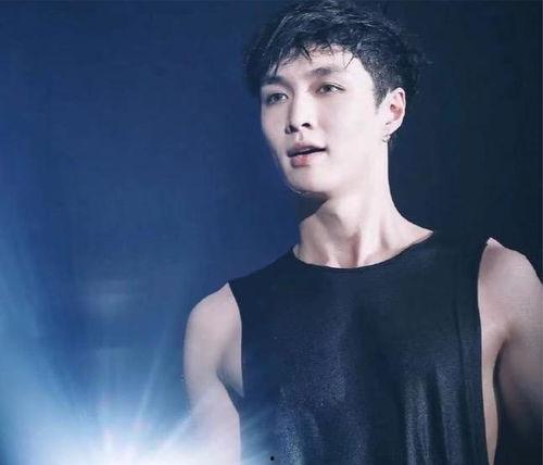 娱乐八卦爆料张艺兴看美女,现场互动引粉丝尖叫  第3张