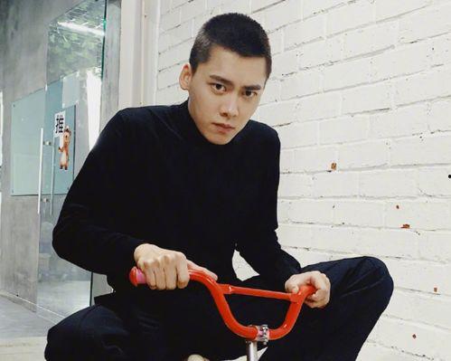 最新圈内爆料李易峰,揭秘明星背后的故事  第2张